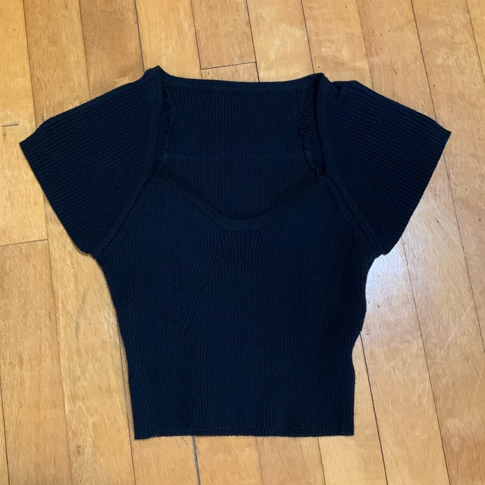 Black Cropped Top